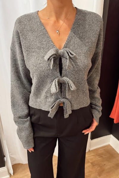 maxwell-james-jeans-stanton-reversible-bow-knit-sweater-charcoal