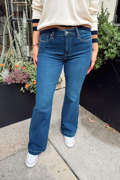 maxwell-james-jeans-daze-denim-heart-breaker-mid-rise-flare-hit-maker