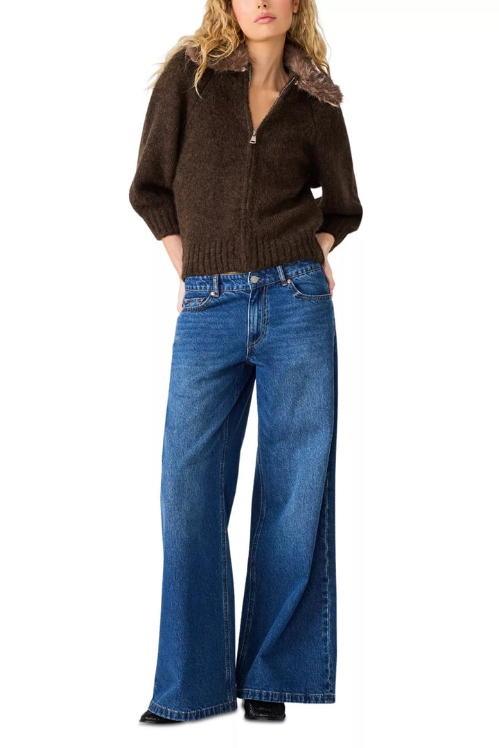 steve madden odessa zip up knit sweater with a faux fur collar in espresso brown with denim jeans and a black leather handbag