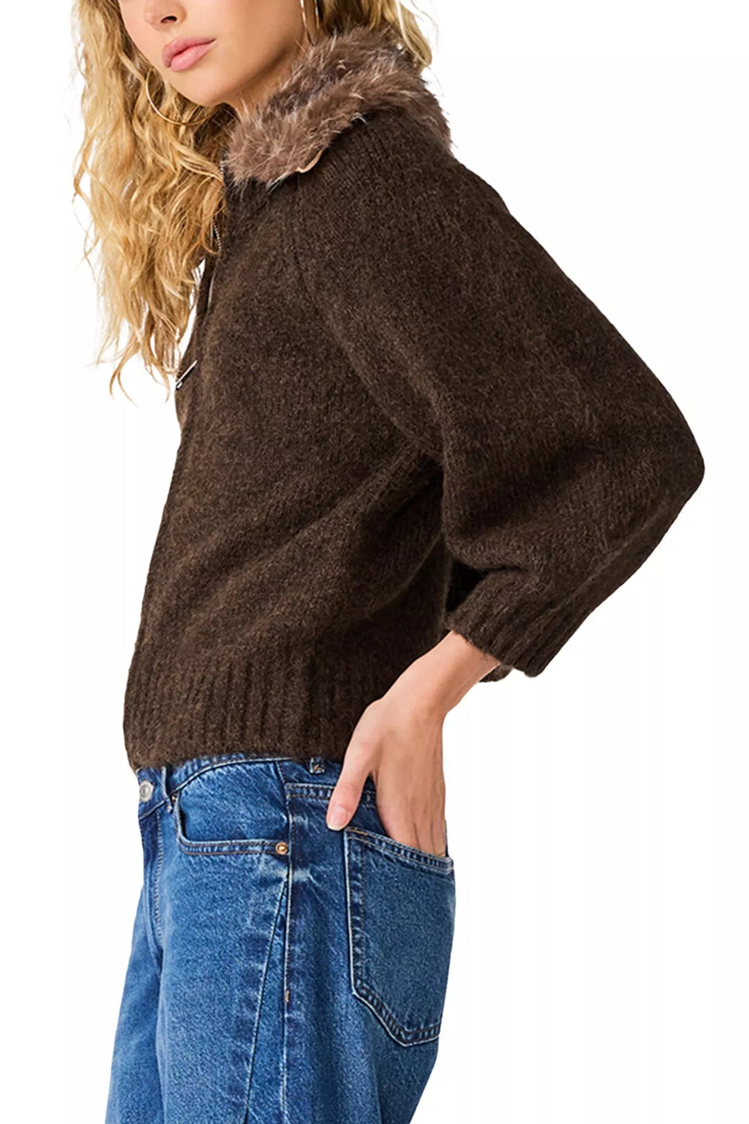 steve madden odessa zip up knit sweater with a faux fur collar in espresso brown with denim jeans and a black leather handbag