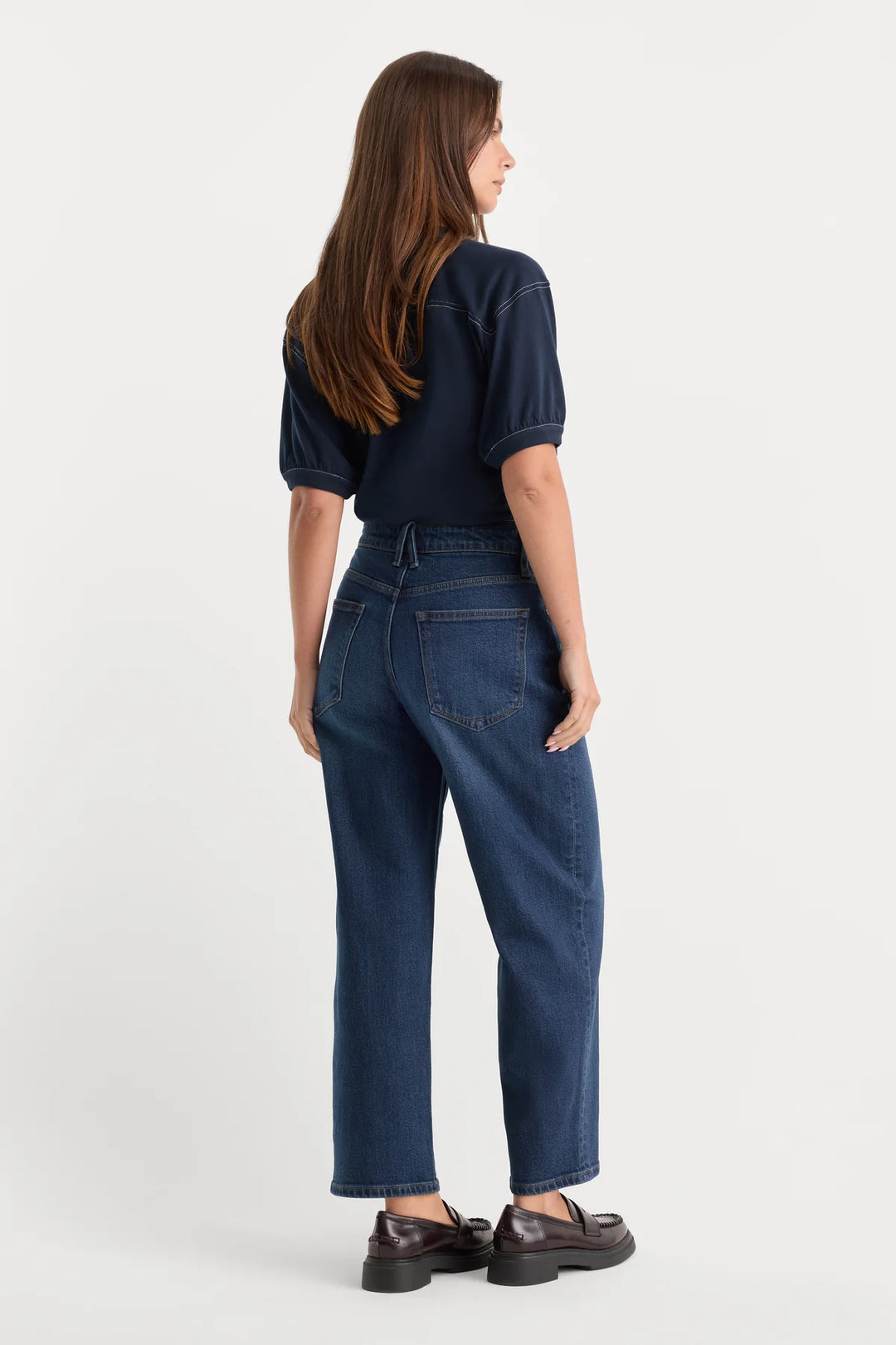 good American Vintage Barrel jeans dark wash with an oversized dark gray taupe blazer and brown loafers
