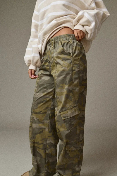 maxwell-james-jeans-stanton-camo-cargo-pants-bottoms