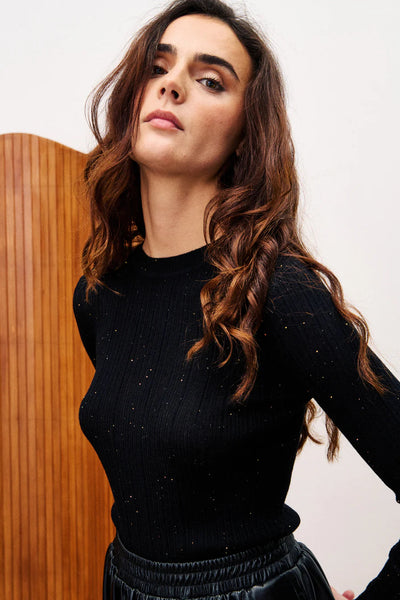 maxwell-james-jeans-frnch-geranium-black-sweater