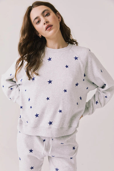 maxwell-james-jeans-chaser-festive-stars-pullover-long-sleeve-light-grey