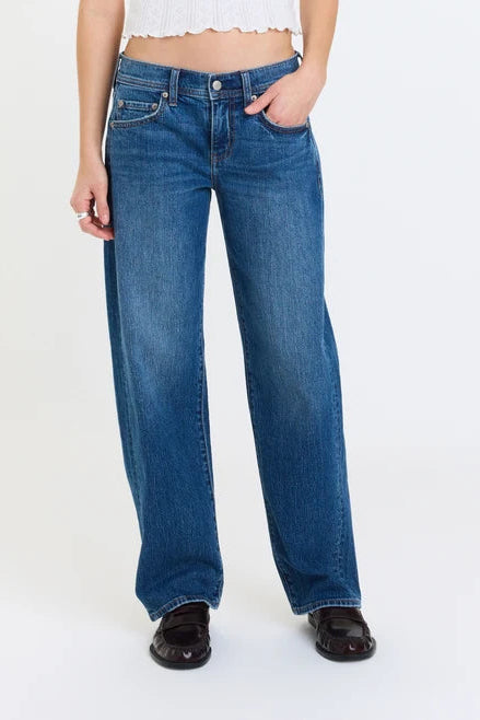 daze denim replay low rise v-waist barrel jeans in a medium wash with a white pointelle lettuce trim short sleeve t-shirt