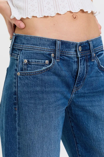 daze denim replay low rise v-waist barrel jeans in a medium wash with a white pointelle lettuce trim short sleeve t-shirt