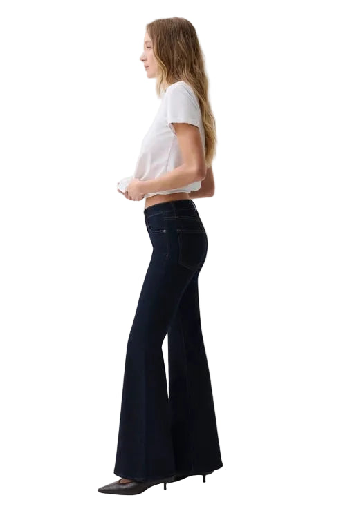 pistola denim Kinsley Mid Rise super stretchy dark Wash flare full length jean with a white tee and black pumps