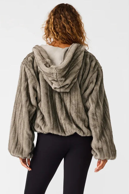 steve madden mavis faux fur grey jacket with black leggings and black boots