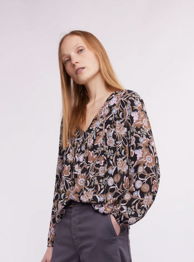 maxwell-james-jeans-self-contrast-magnolia-open-v-neck-floral-blouse