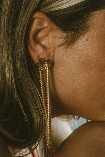 maxwell-james-jeans-raising-surfers-sailor-knots-earrings-accessories-gold-jewelry