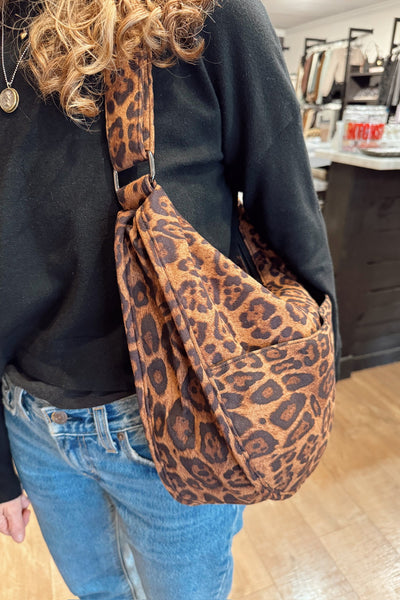 maxwell-james-jeans-stanton-leopard-print-hand-bag-purse