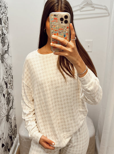 maxwell-james-jeans-z-supply-houndstooth-top-lounge-set-sweatshirt-pajamas