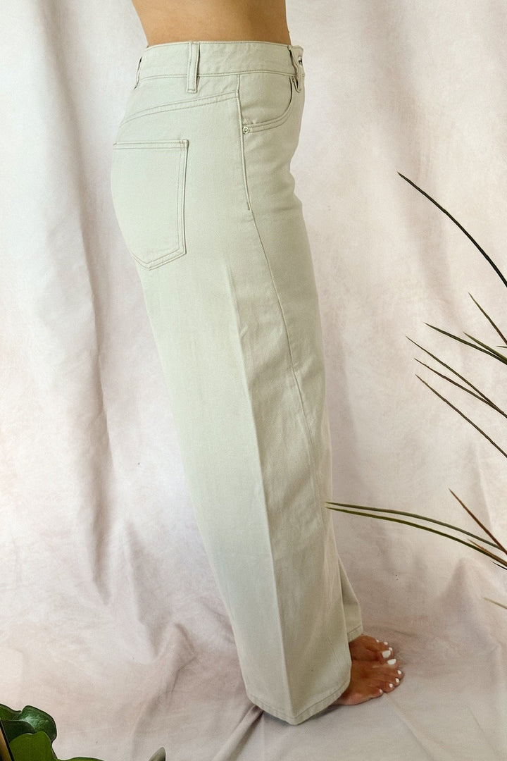 Stanton high rise barrel jeans greige stone with ivory short sleeve v-neck top