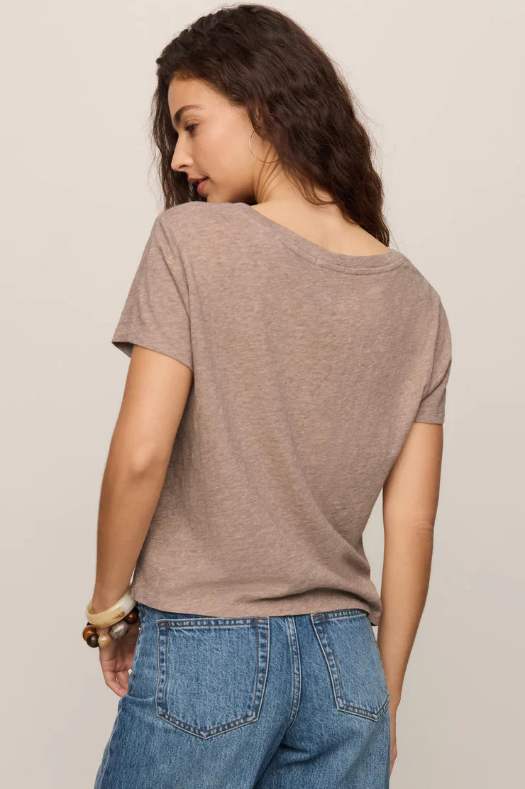 z Supply nomad Slub v-neck short sleeve relaxed fit Heather Ash oat taupe t-shirt tee with medium wash denim jeans