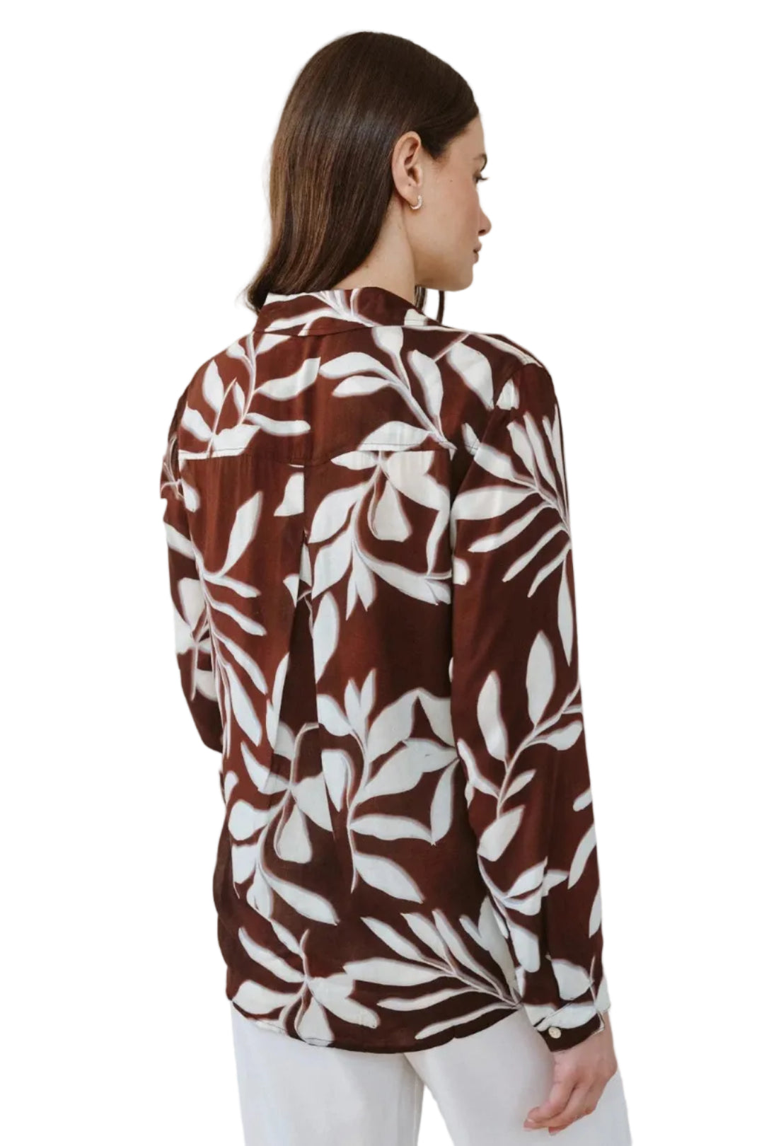 bella Dahl classic Button down botanical blue print with white pants
