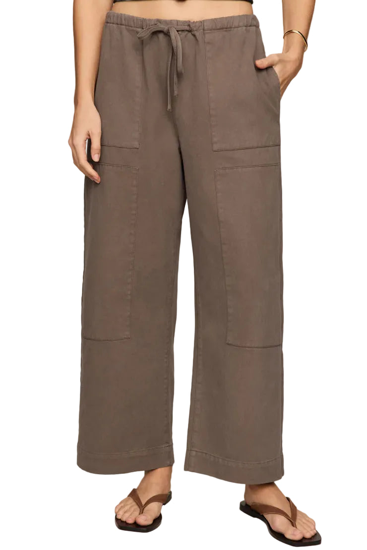 z supply kit twill cotton carpenter cropped relaxed wide straight leg pants pebble COAST taupe light brown with a black tank and brown sandals