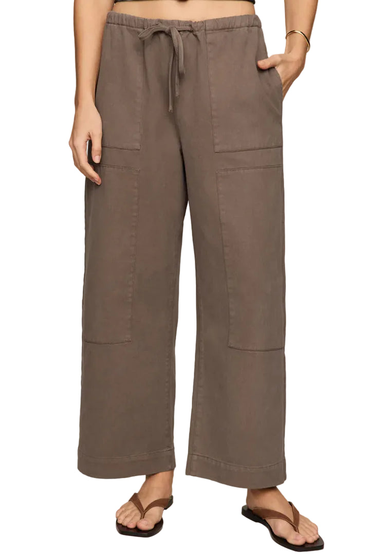 z supply kit twill cotton carpenter cropped relaxed wide straight leg pants pebble COAST taupe light brown with a black tank and brown sandals
